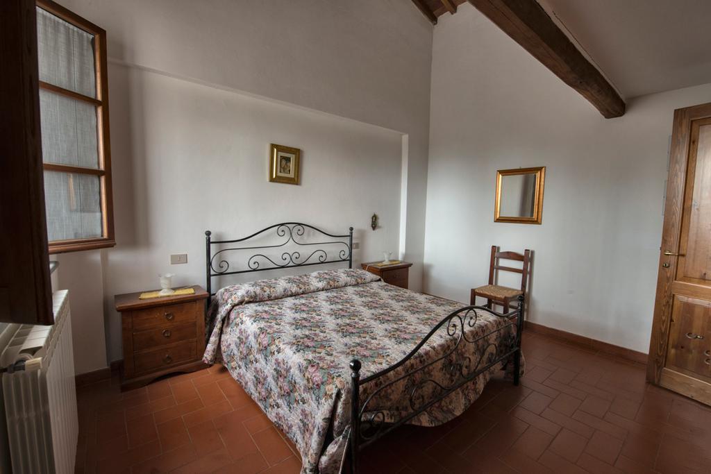 Agriturismo Poggio Al Tesoro Crespina Δωμάτιο φωτογραφία