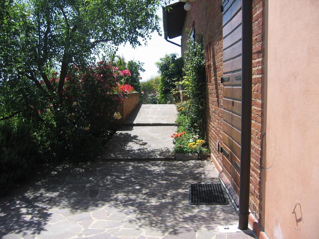 Agriturismo Poggio Al Tesoro Crespina Δωμάτιο φωτογραφία