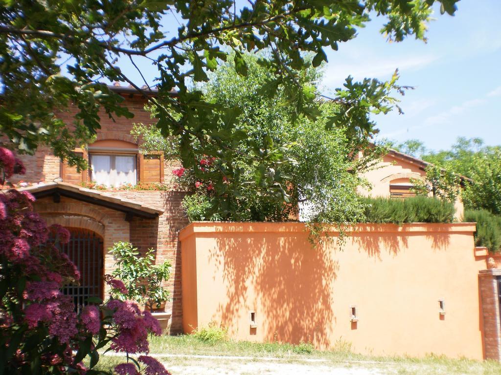 Agriturismo Poggio Al Tesoro Crespina Δωμάτιο φωτογραφία